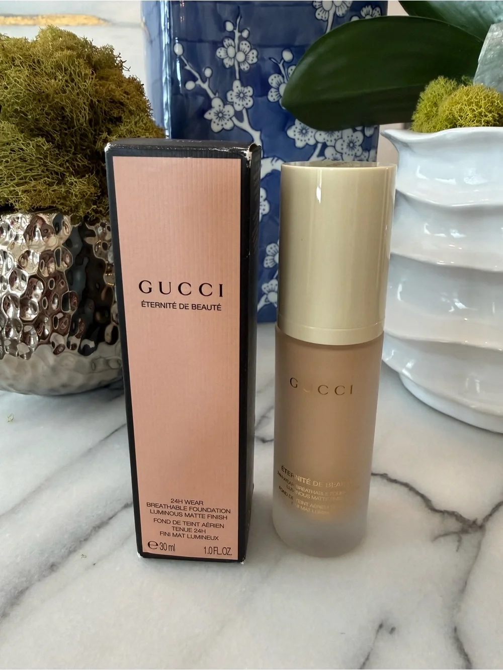 Gucci 24 Hour Full Coverage Luminous Matte Finish Foundation in 210N